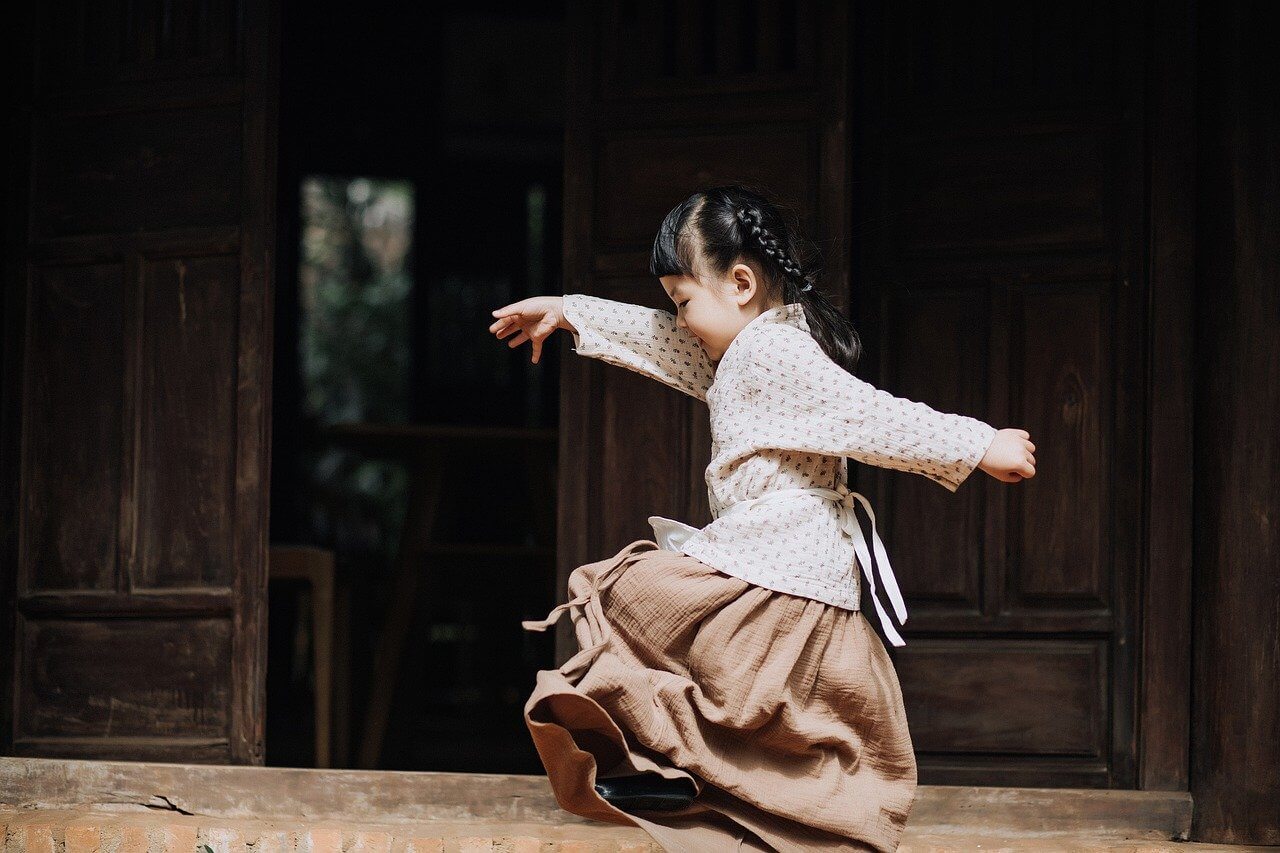 Kid Girl Playing Child Baby - Jupilu / Pixabay